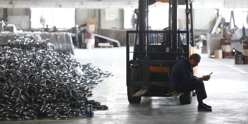 Los aranceles de Trump no llevarán las cadenas de suministro de vuelta a EE.UU., las empresas pasarán a los aranceles bajos de un mundo a otro, según una encuesta de CNBC